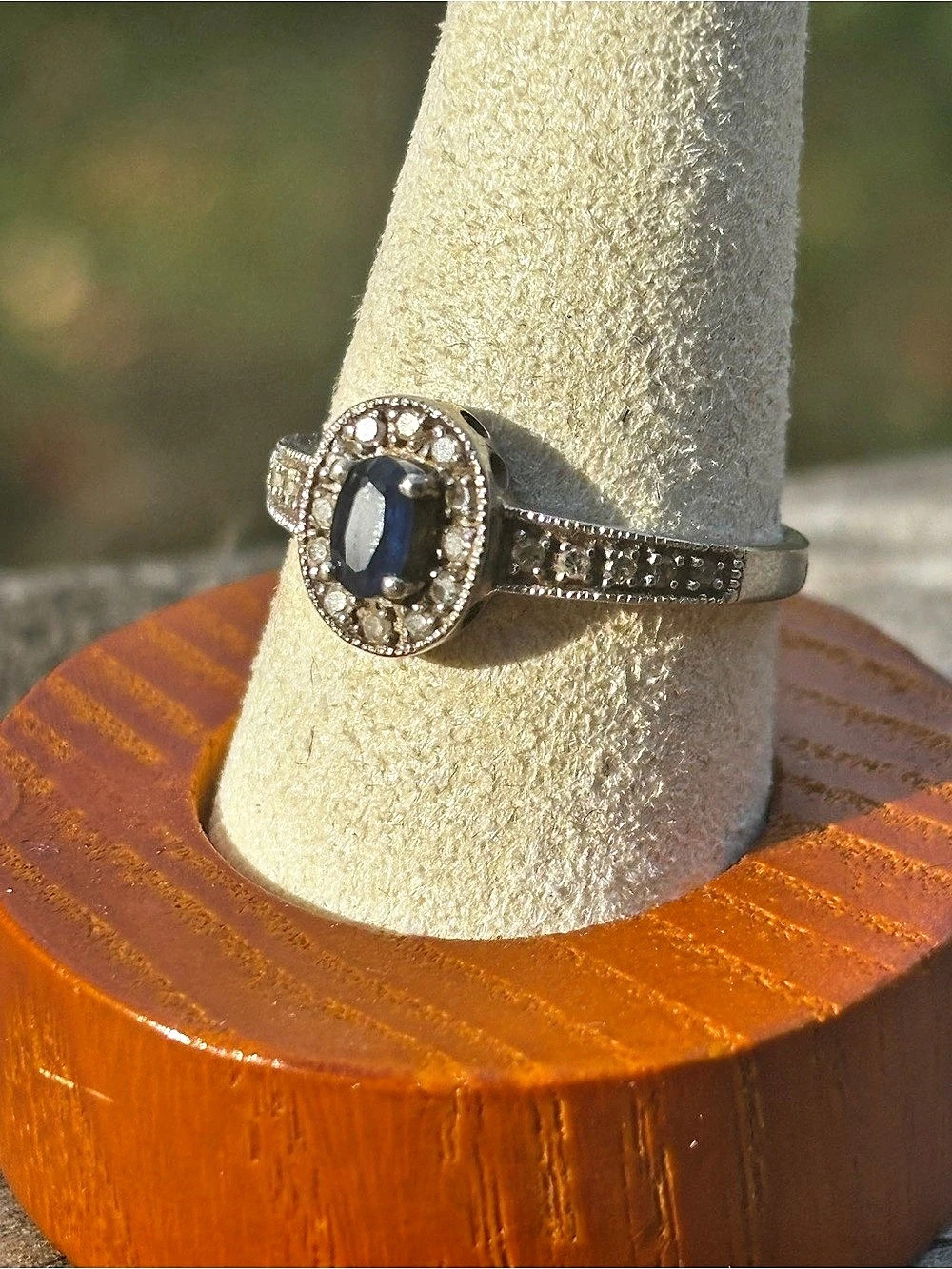 10K White Gold Blue Sapphire Gemstone Ring